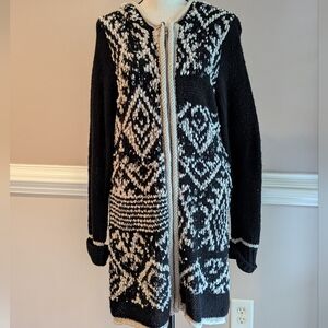 Black and White Patterned Women's Sweater